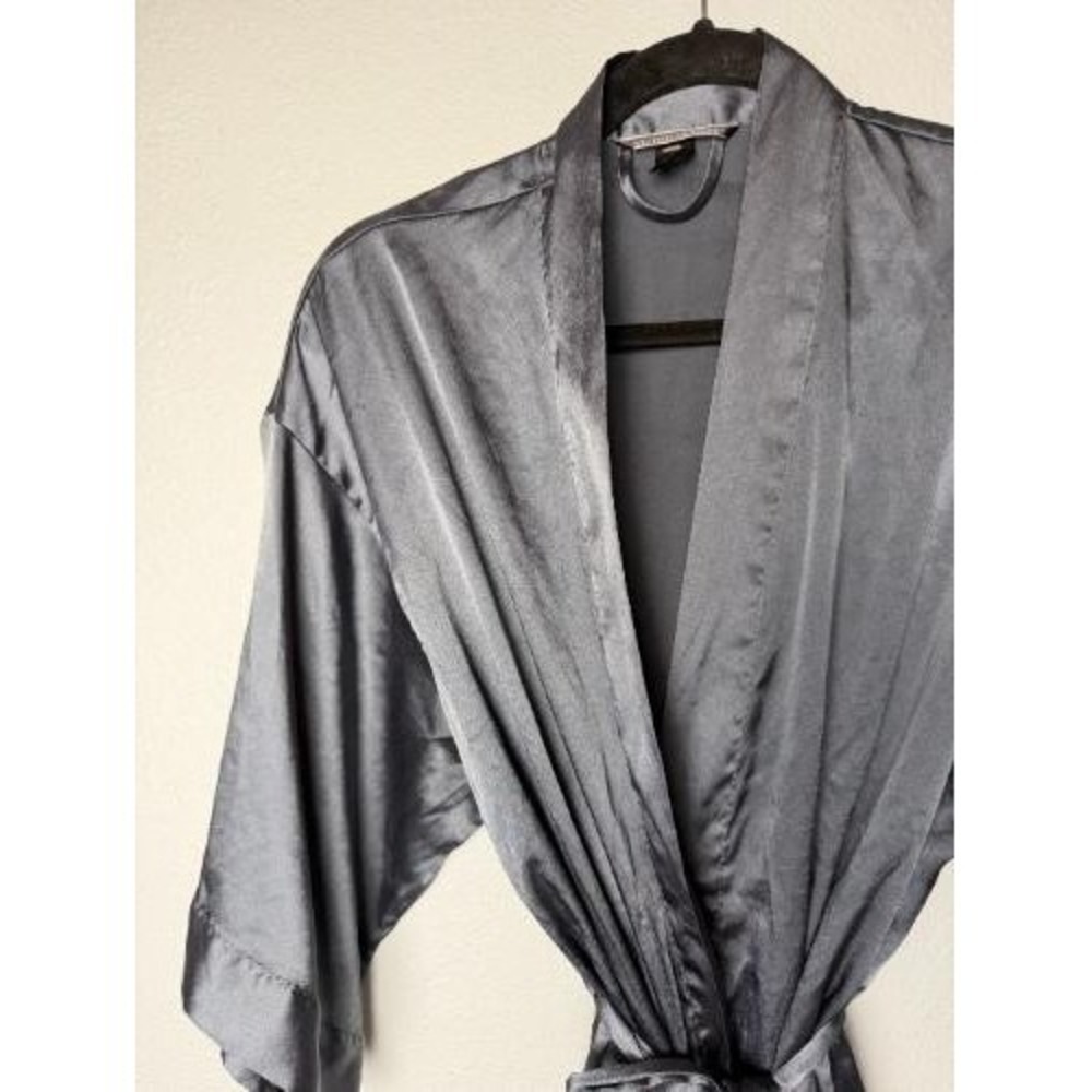 Victorias Secret Satin Kimono Robe Womens Medium Black Tie Belted 3/4 Sleeve - Picture 2 of 12